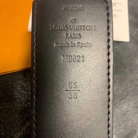 Louis Vuitton Reversible Belt - Picture 6 of 7